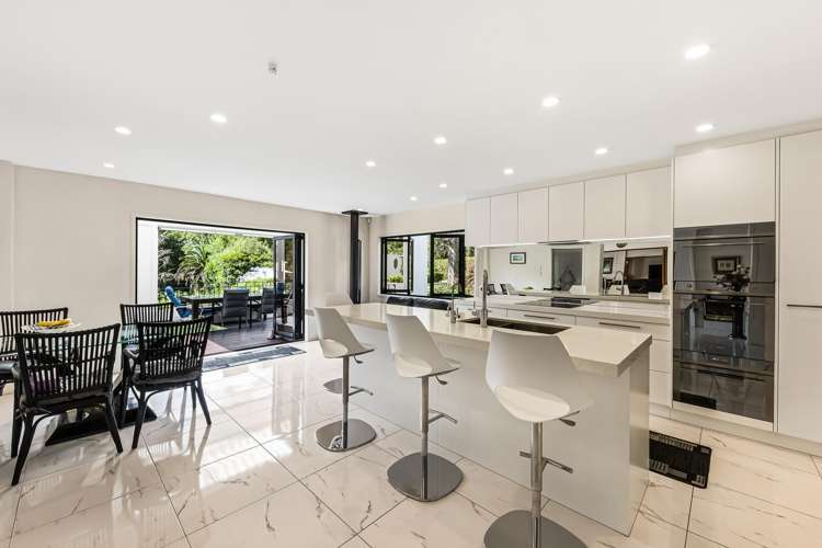 481 Paremoremo Road_5