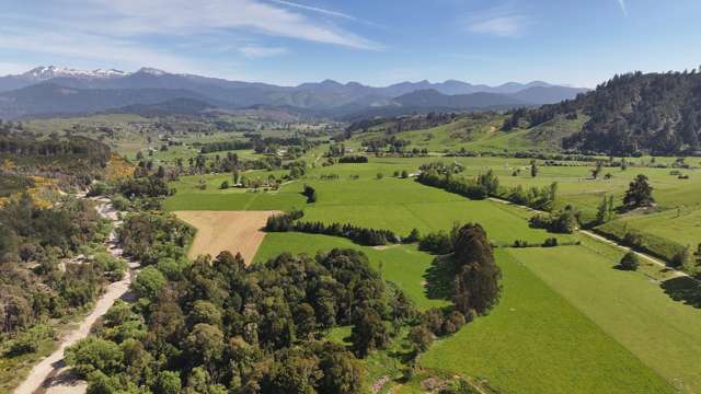 Exceptional 400 Hectare Finishing Property