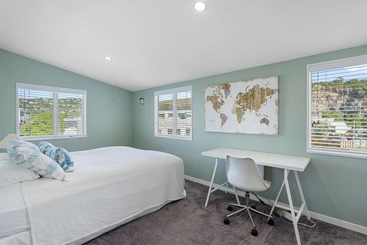 1/6 Burgess Street Sumner_12