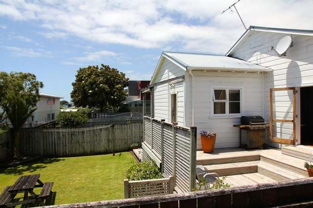 212 Powderham Street New Plymouth Central_1