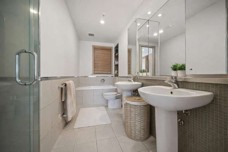 GC/22 Pakenham Street East Auckland Central_9