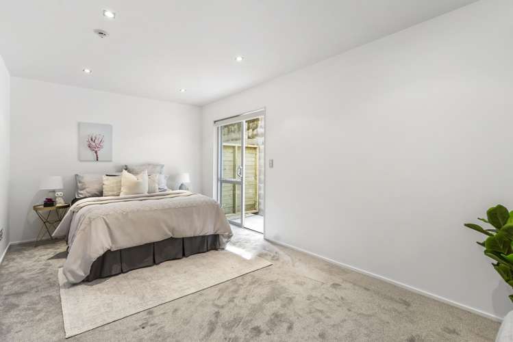 18 Saddleback Grove Karori_9