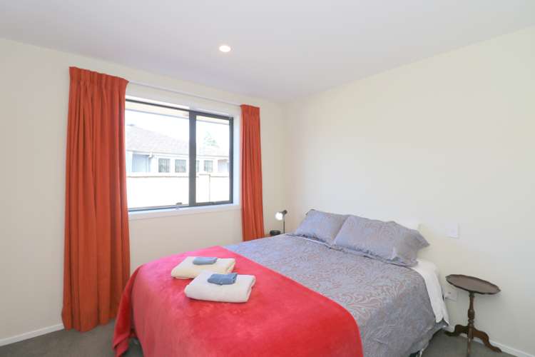 213 Queens Drive Windsor_16