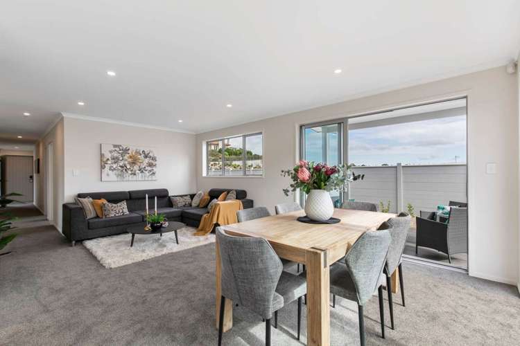 49 Couldrey Crescent Red Beach_5