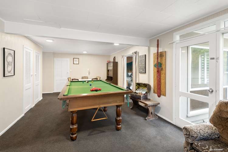 17 Queenwood Avenue Queenwood_18