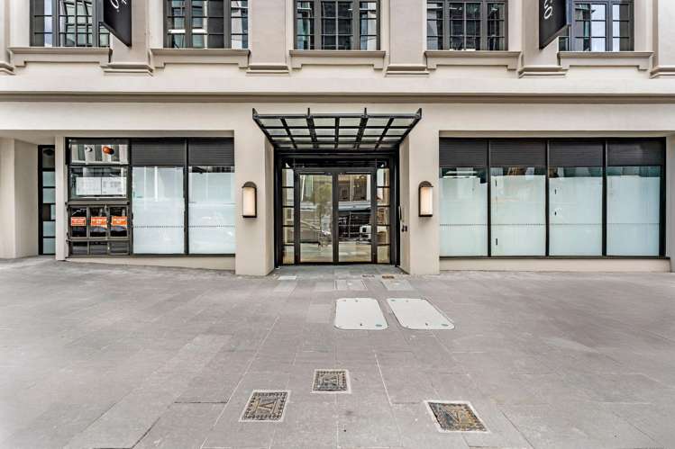 3701/51 Albert Street 10015_17