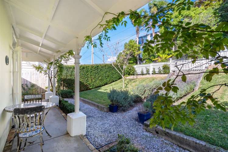 10 Beach Road Northcote Point_17