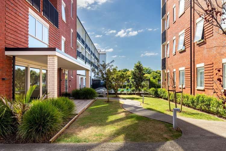 G05/1c Soljak Place Mount Albert_18