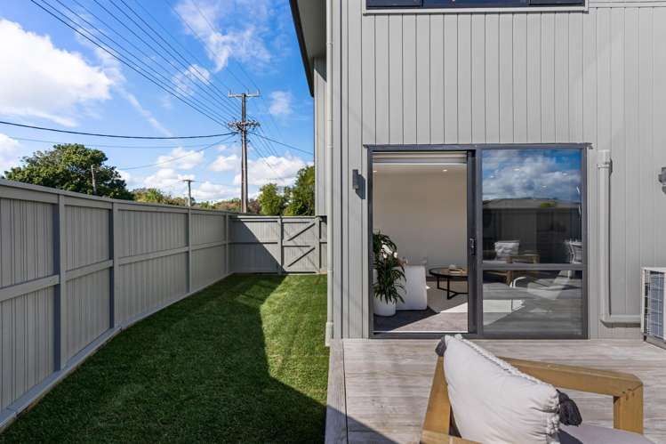 8 Renata Crescent Te Atatu Peninsula_15