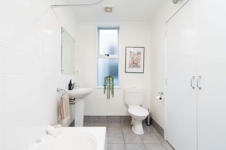 9 Royal Street Berhampore_16