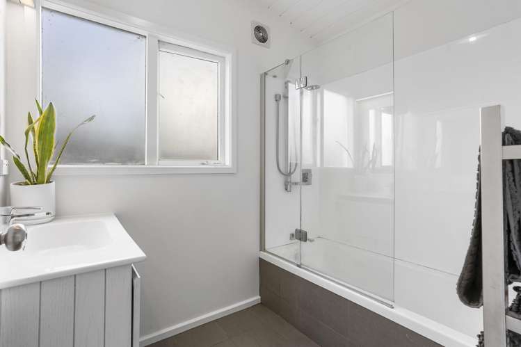 1a Stokes Avenue Te Atatu Peninsula_9