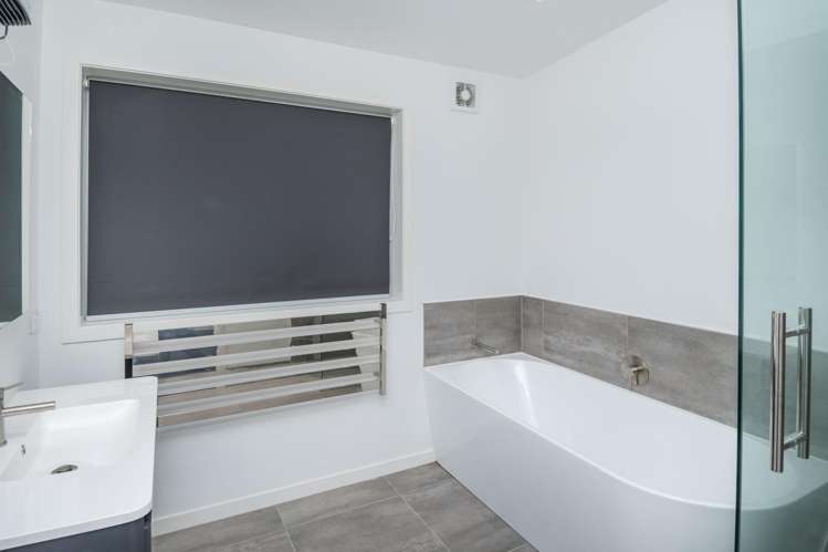 32 Royd Road West Gisborne_13