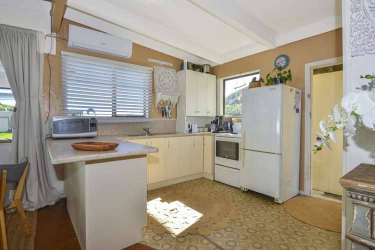 17a Weld Street Mahia_7