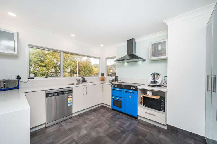 8 Aintree Crescent_5