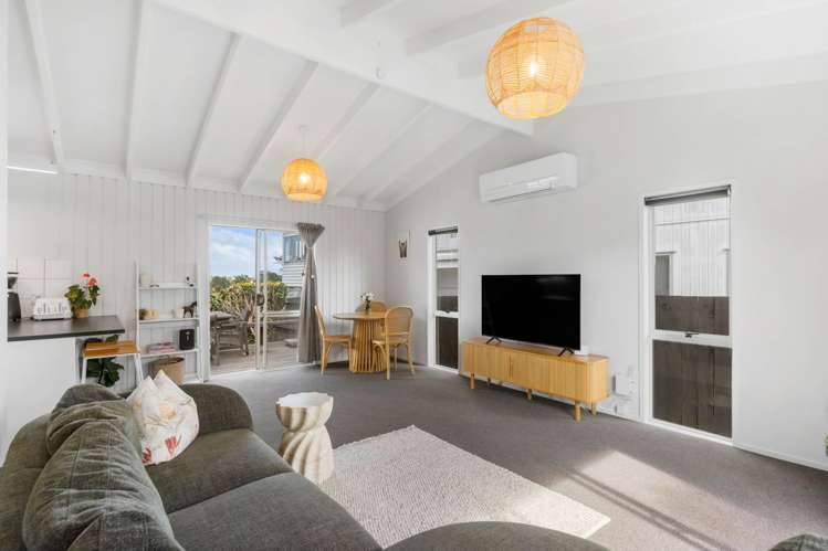 1373 Whangaparaoa Road_4