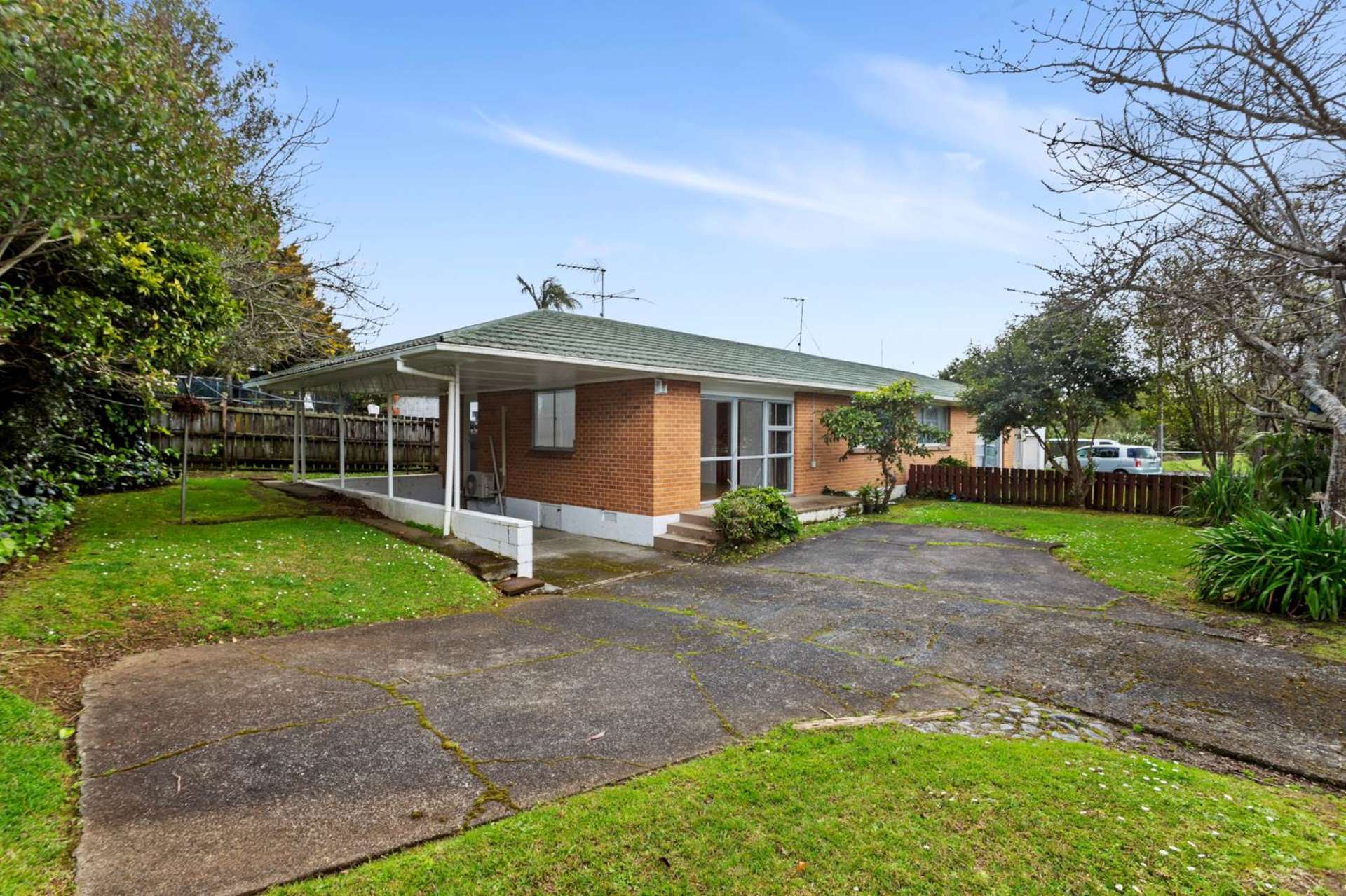 2/73 Vodanovich Road Te Atatu South_0