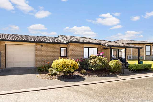 SINGLE LEVEL - BRICK AND TILE BEAUTY!