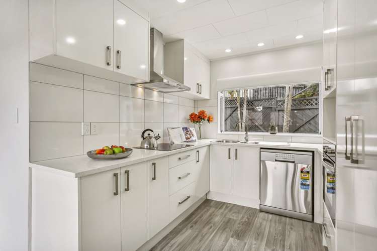 13 Maywood Crescent Glen Eden_4