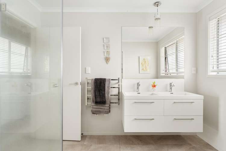 10 Capstan Close Pyes Pa_9