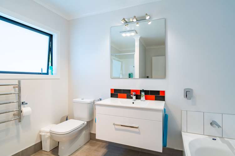 76b Seddon Street Waikanae_13