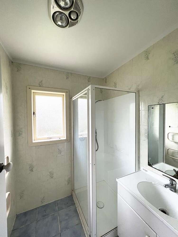 62 Sutton Crescent Papakura_11