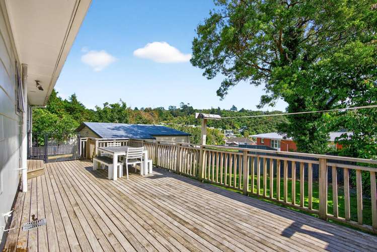 2 Takanini Grove Stokes Valley_23