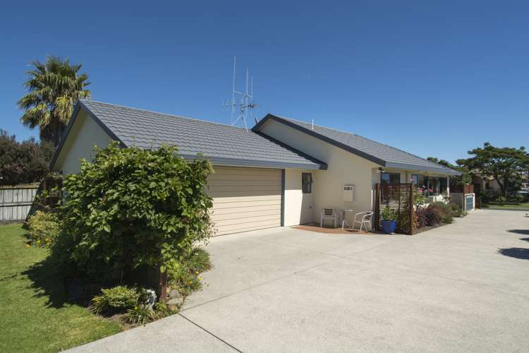 19 Denny Hulme Drive Mount Maunganui_17
