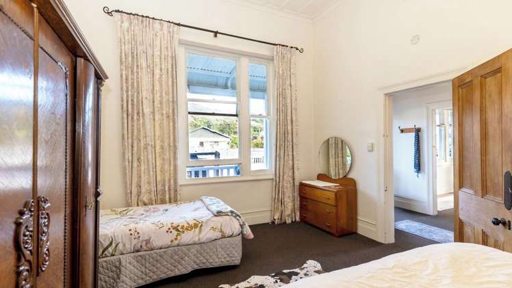 64 Shiel Street Reefton_9
