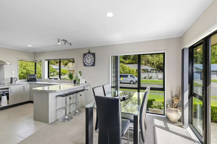 15 Aragon Grove Kingsley Heights_7