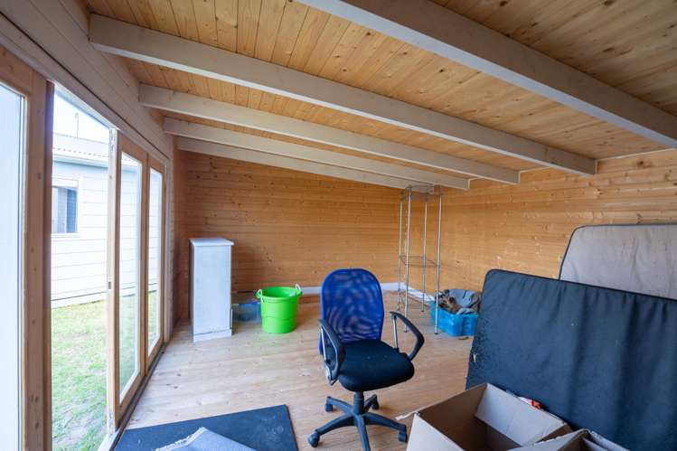 13 Simcox Street Otaki Beach_15