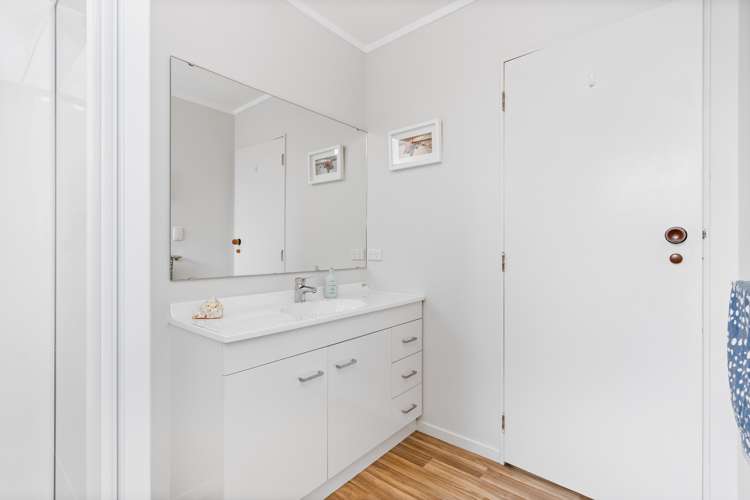 8 Ringer Avenue Matapouri_26