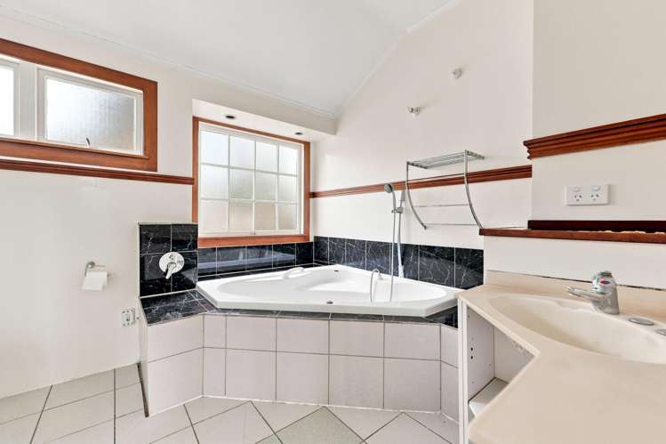 29 Seacliffe Road Hillsborough_10