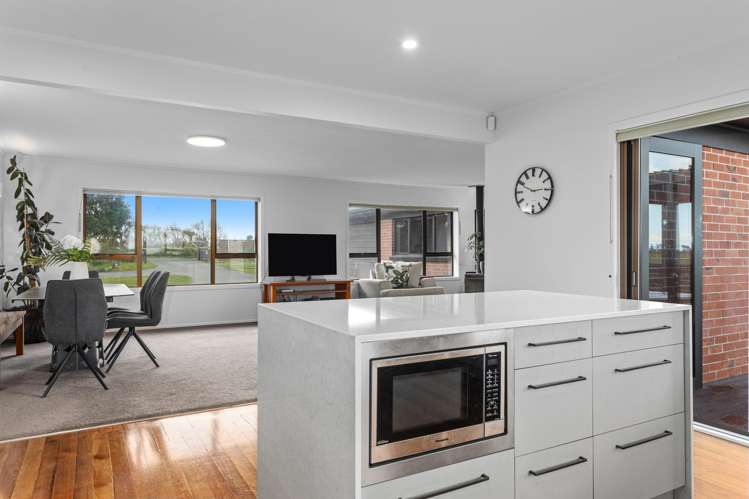 97 East Bank Road Thornton_3