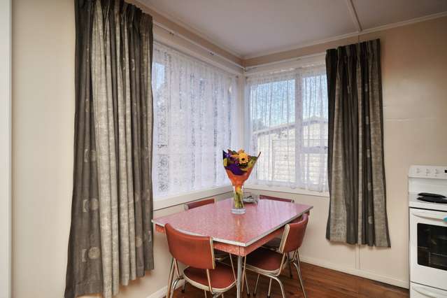 13 Avro Crescent Hornby_3