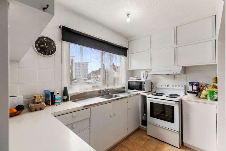 1/16 Park Street Tauranga Central_9