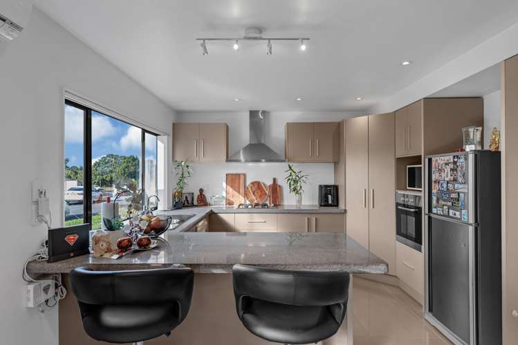 9 Riverglade Parkway Te Atatu South_10