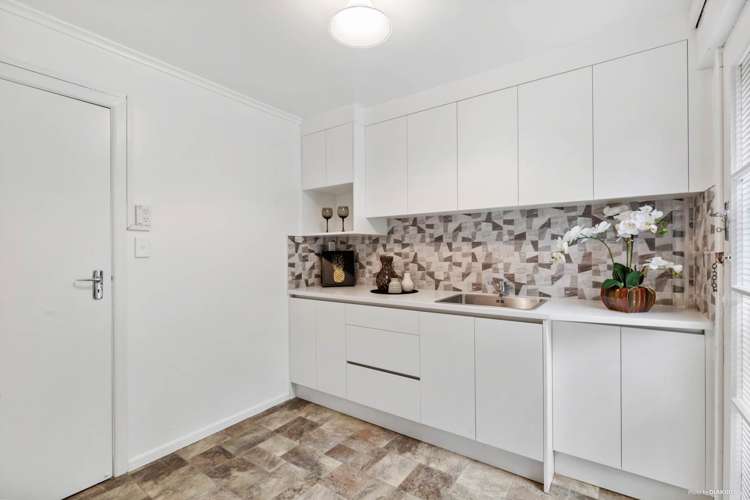 2/81 Raleigh Road Northcote_12