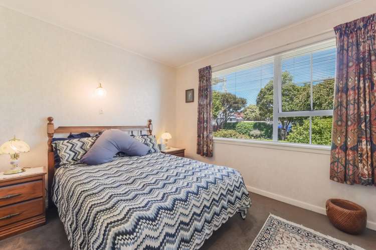 13 Newall Avenue Stoke_17