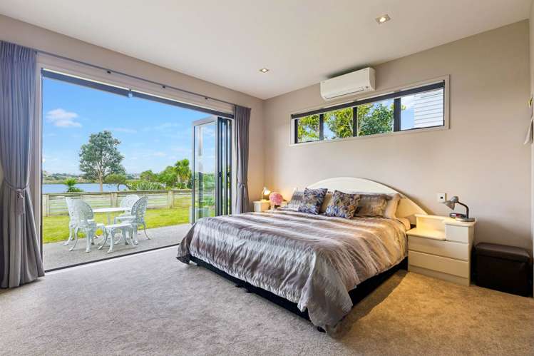 8 Brechin Place Wattle Downs_16