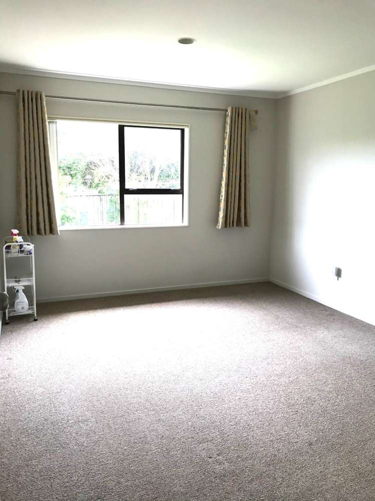 3 Headcorn Place Botany Downs_10