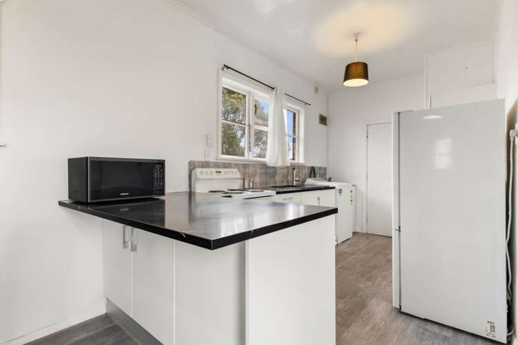 1306 Dominion Road Mount Roskill_11