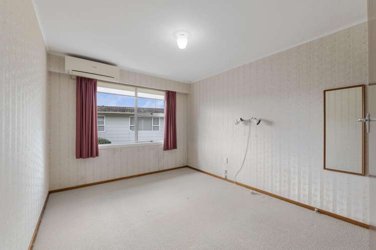 2/4 Severn Place Spotswood_18