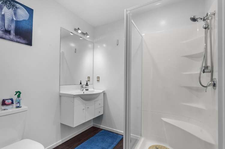 22 Henley Green Northwood_11