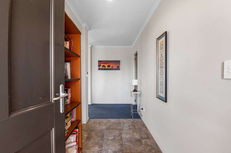 8 Riverholm Drive Mangakakahi_17