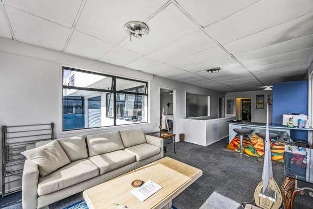 1/2 Westech Place Kelston_4