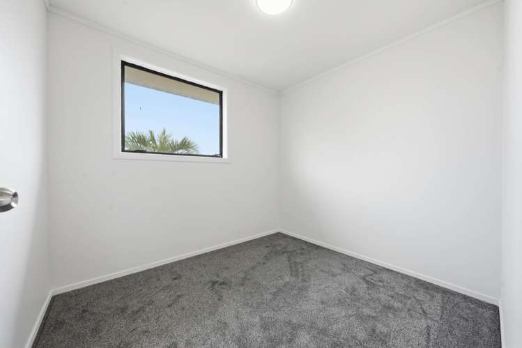 5 Manston Road Mangere_29