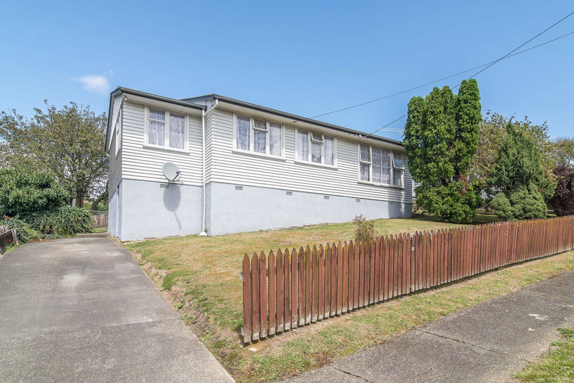 10a York Place Cannons Creek_0