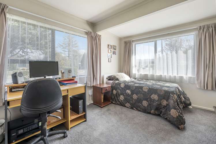 2 Gibbs Place Kinloch_16