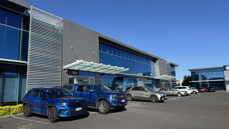 2-8 Pavilion Drive Mangere_1