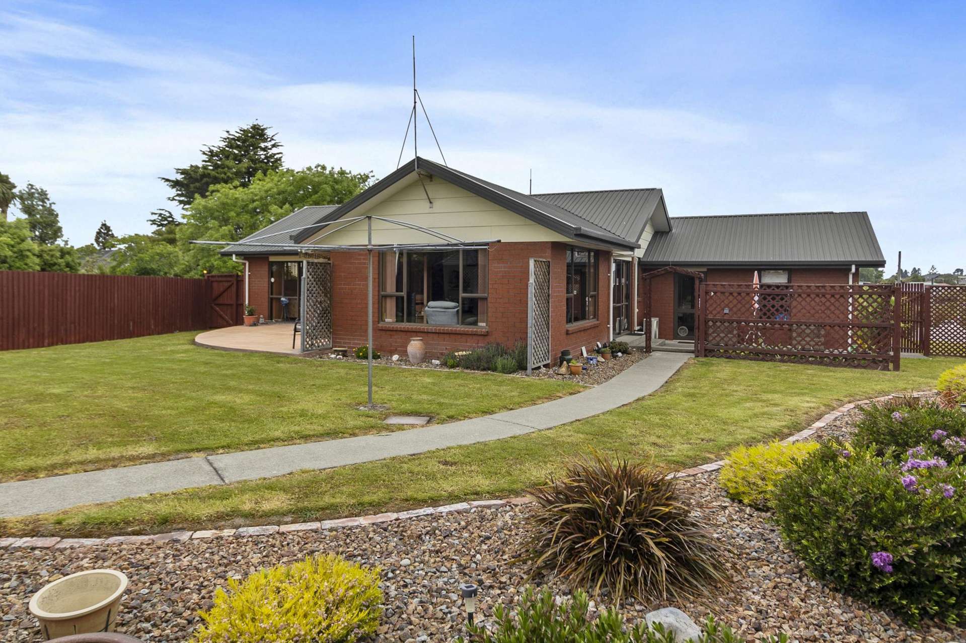 39 Pages Road Marchwiel_0